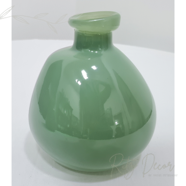 Vaso em vidro verde pequeno